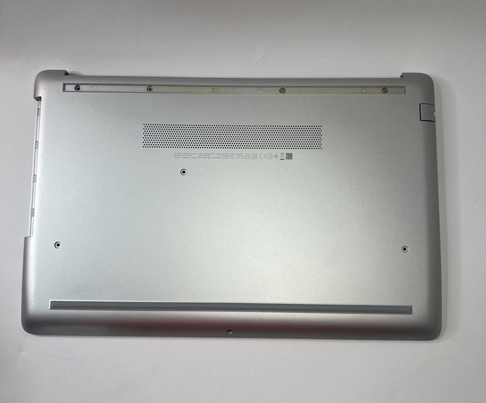 Genuine HP Pavilion 15-da1013ne Bottom Base Cover Silver L20391-001