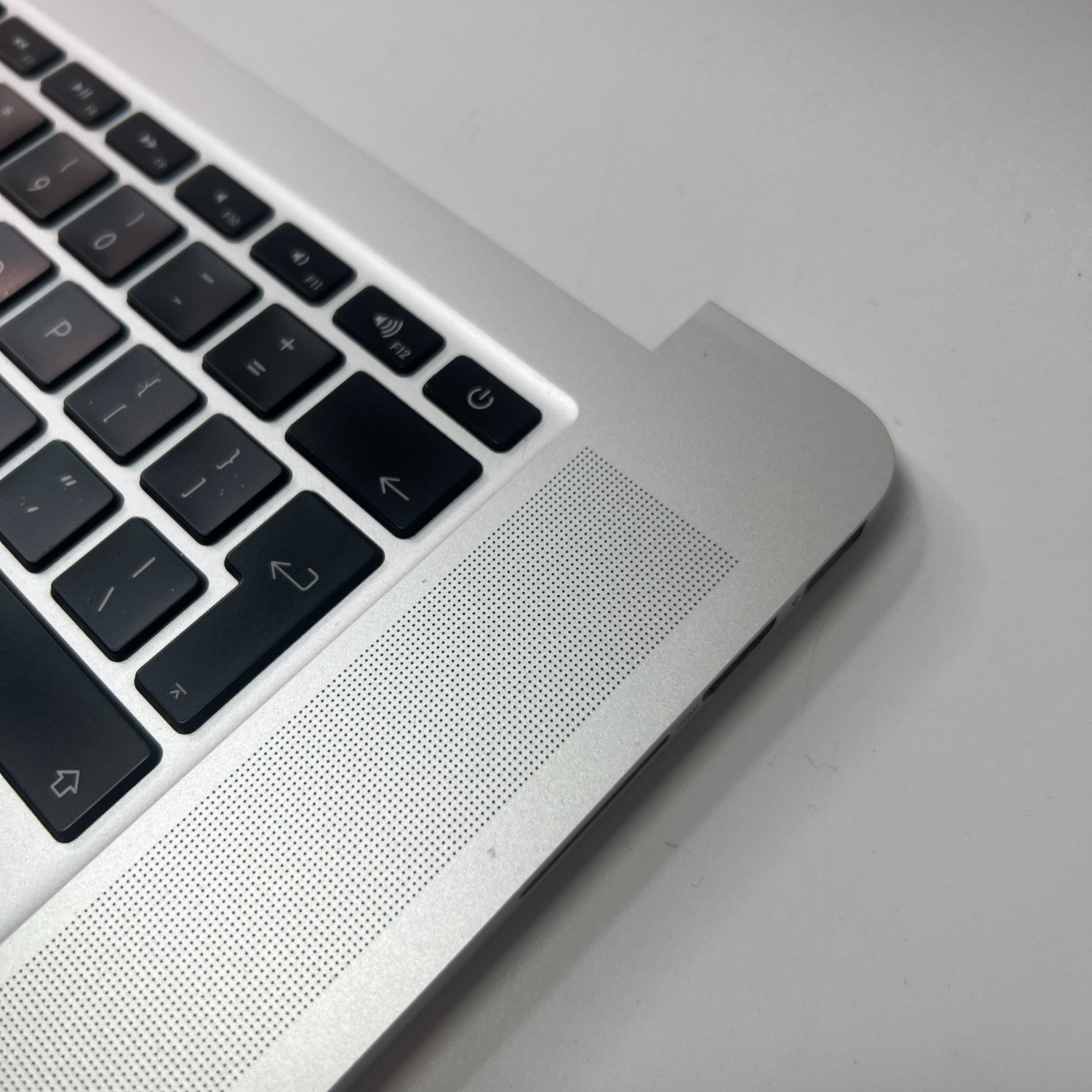 MacBook Pro A1398 15 Mid 2012 Palmrest UK Keyboard Battery Touchpad Silver