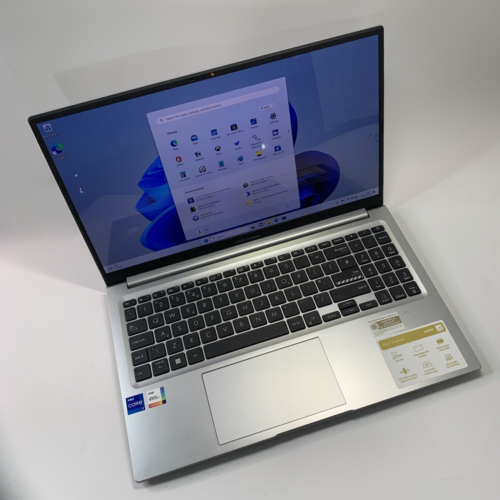 ASUS VivoBook X1504VA 15.6’’  OLED Core i7-1355U 16GB RAM 1TB SSD Win 11 Grade B