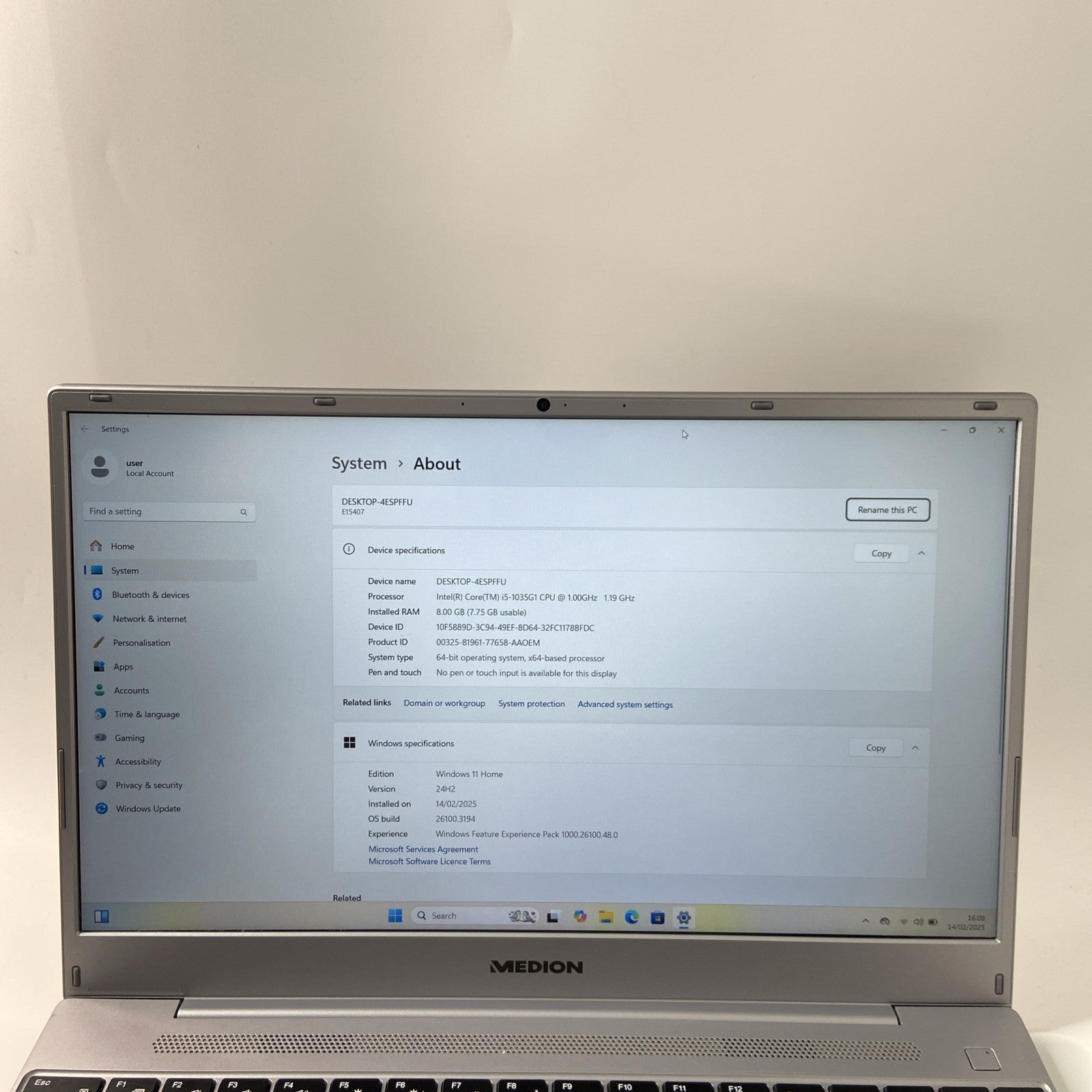 MEDION Akoya E15407 Intel Core i5-1035G1, 8GB RAM, 256GB SSD, 15.6-Inch, Win 11