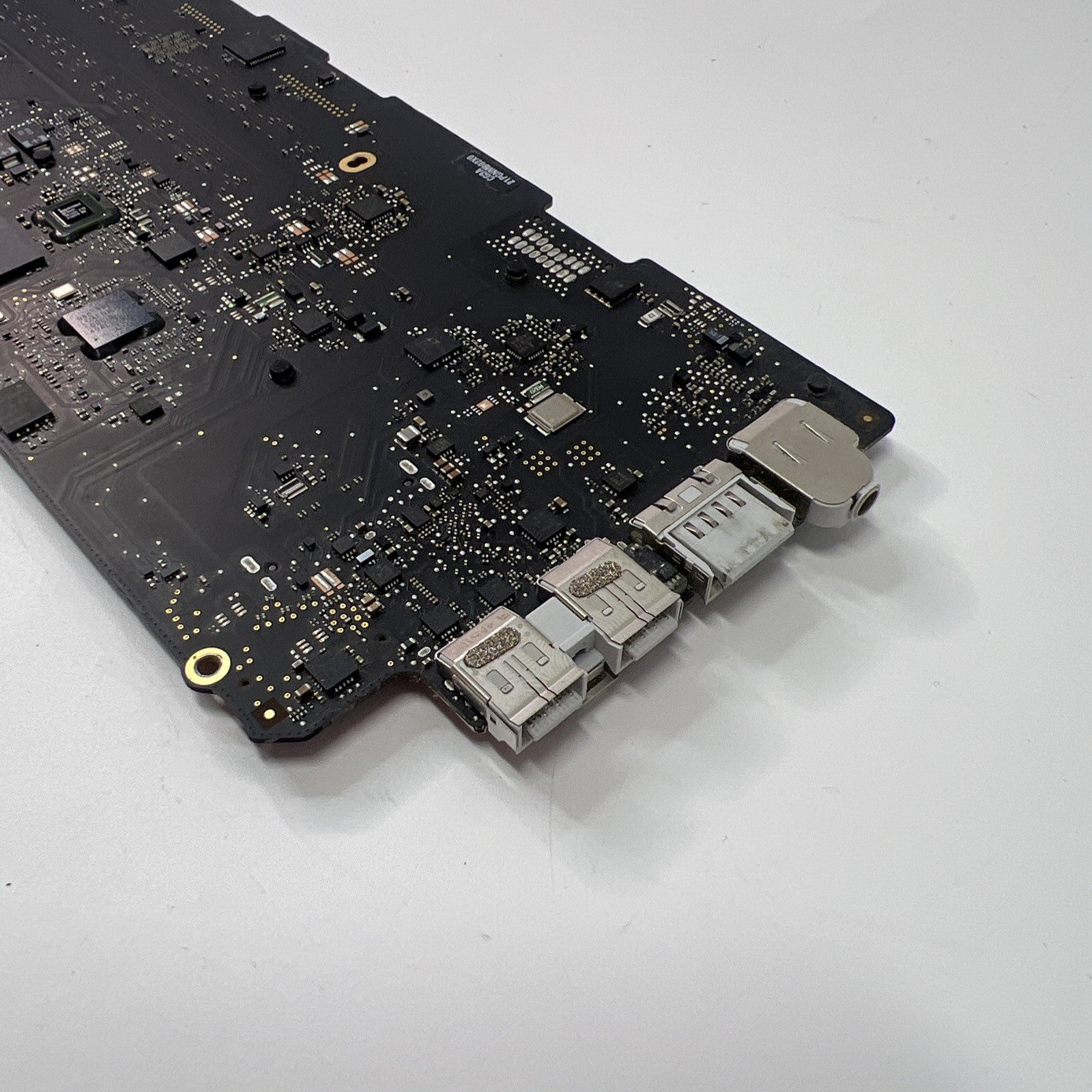 MacBook Pro A1502 Mid 2014 Logic Board i5 2.6GHz 820-3476-A 13.3"