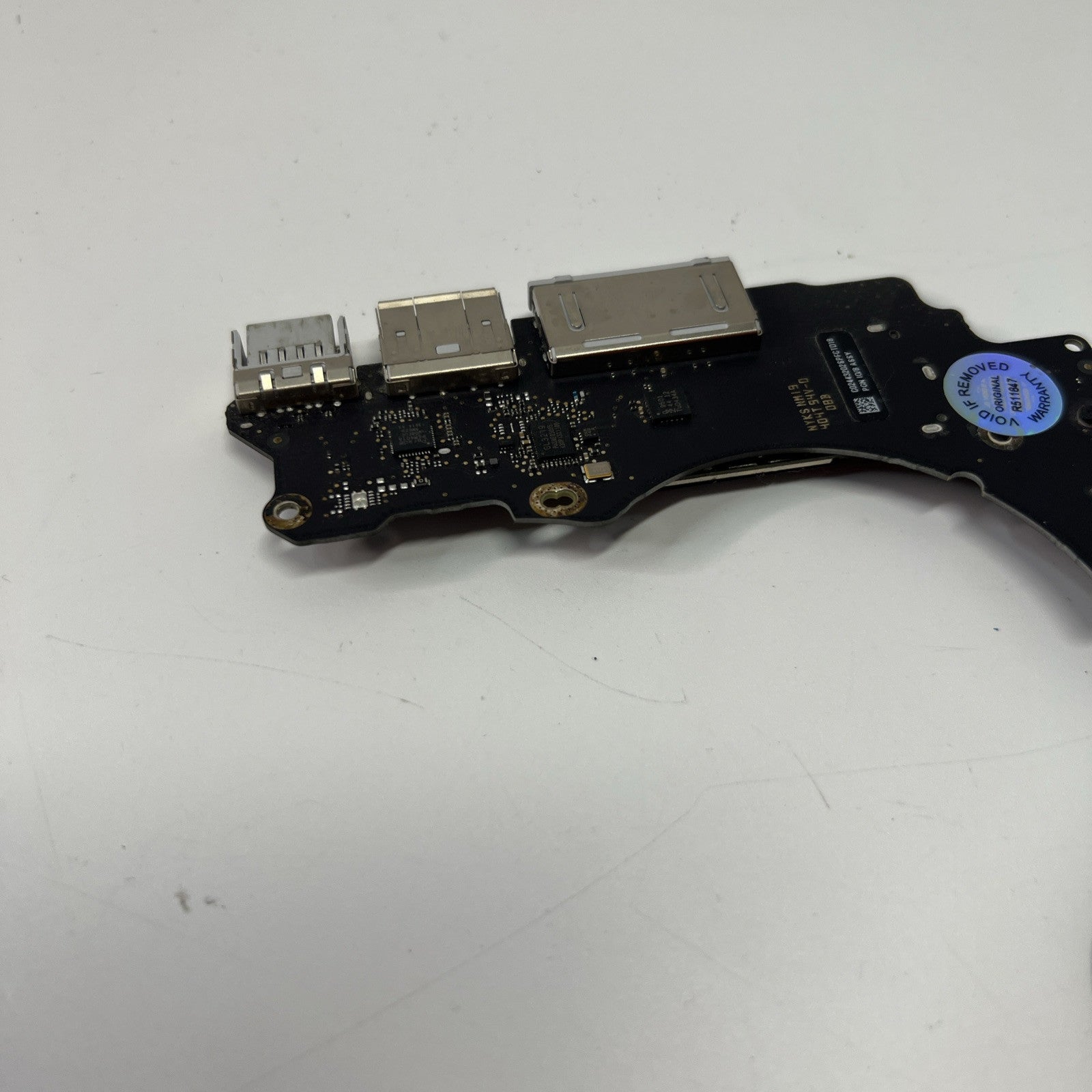 GENUINE APPLE MACBOOK PRO RETINA 13 A1502 2014 USB HDMI SD  I/O BOARD