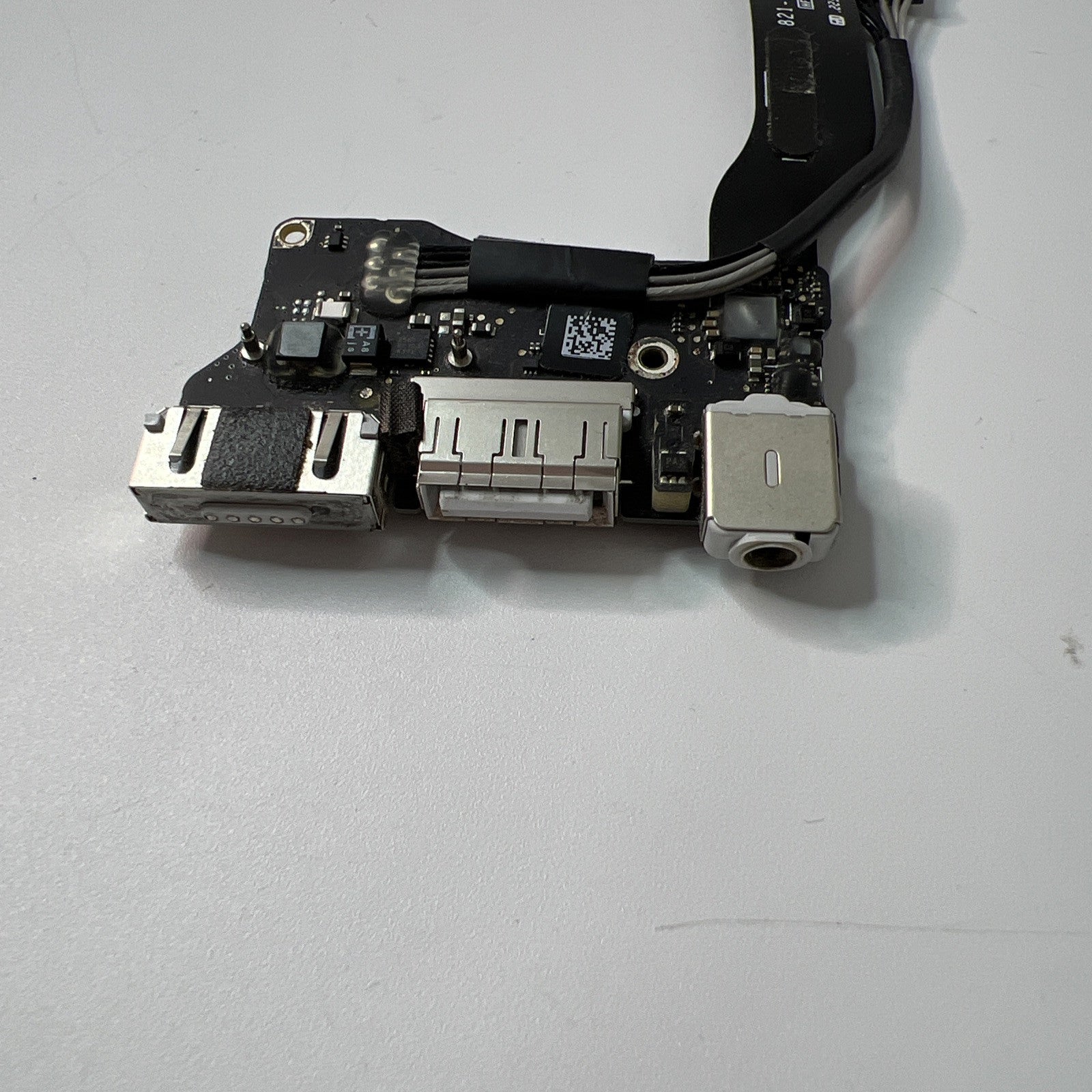 A1466 Apple MacBook Air 13" Mid 2012 I/O Board DC Power Jack Port 821-1477-A