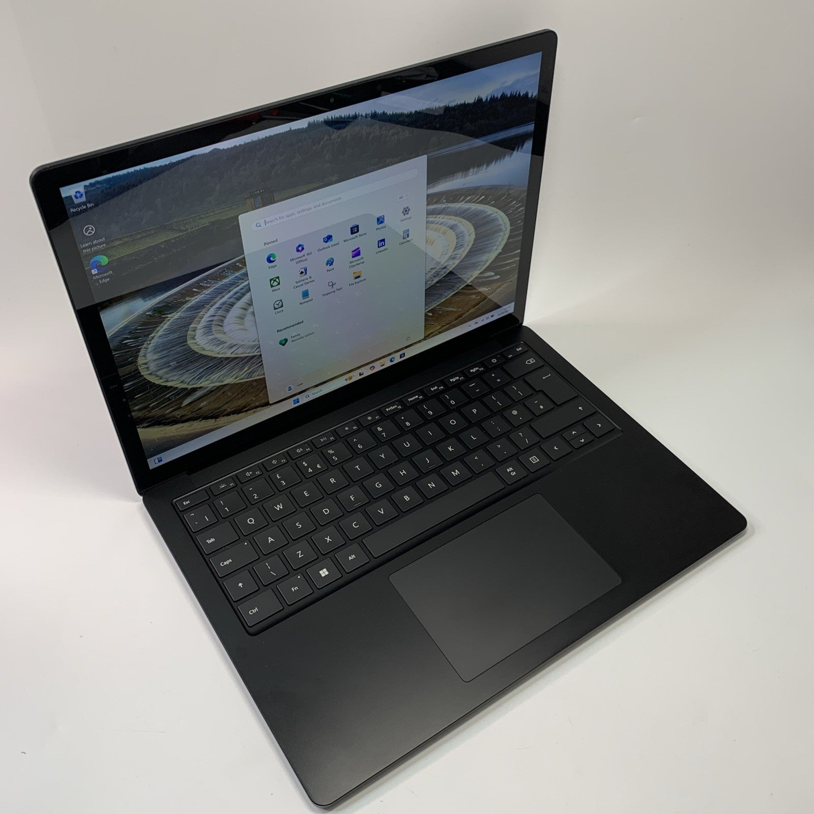Microsoft Surface Laptop 4 13.5" Intel Core i5-1135G7 16GB RAM 512GB SSD Win 11