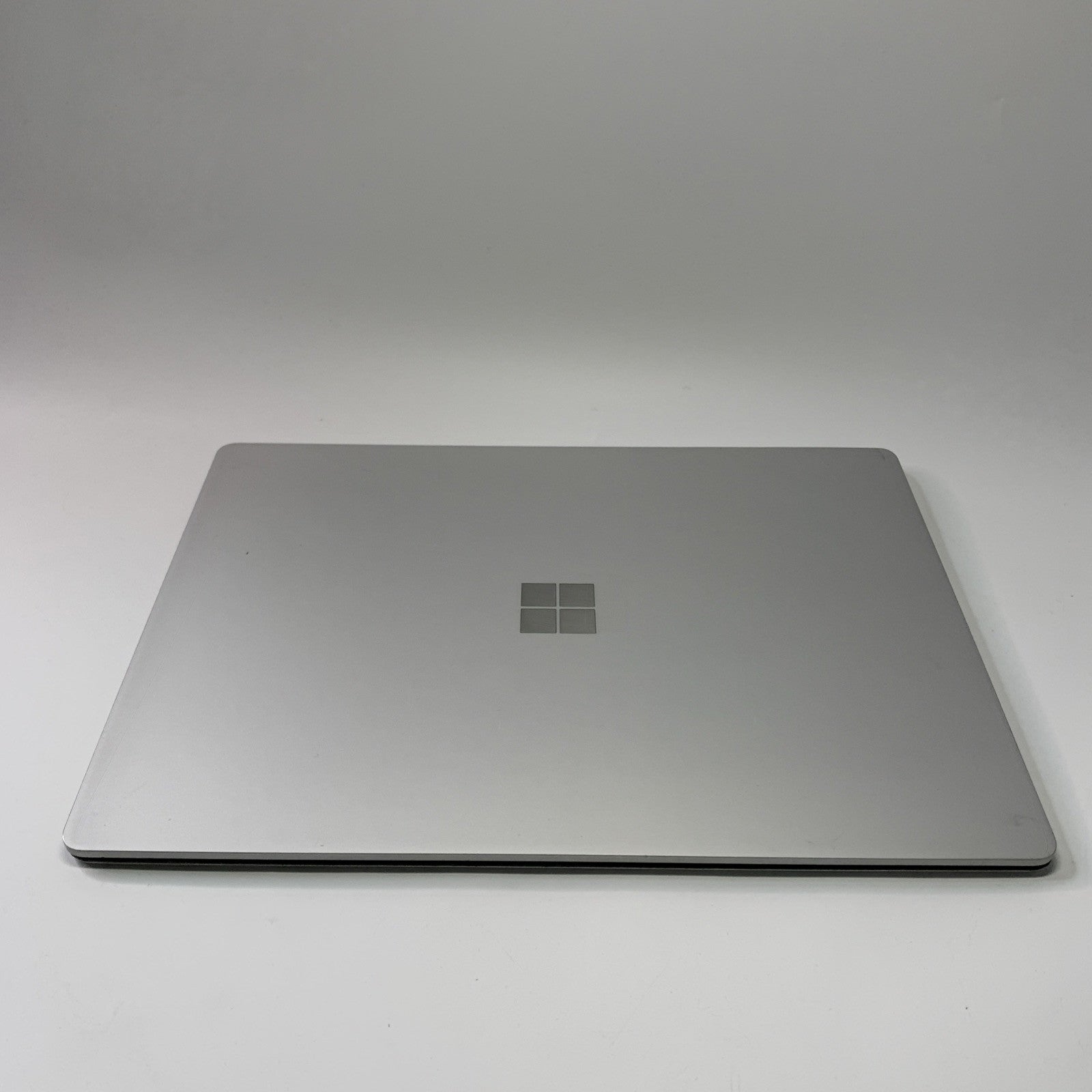 Microsoft Surface Laptop 13.5 inch 128GB Intel Core i5-7200U 4GB Touchscreen