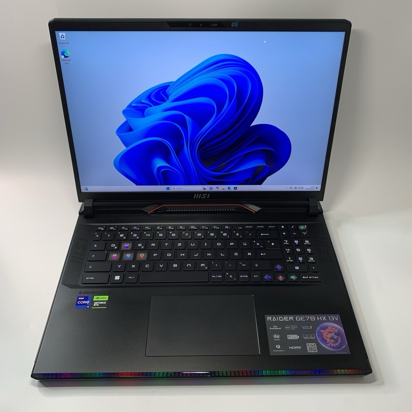 MSI Raider GE78HX 13VG-009 17" QHD+ Gaming Laptop i7-13650HX 16GB 1TB RTX4050