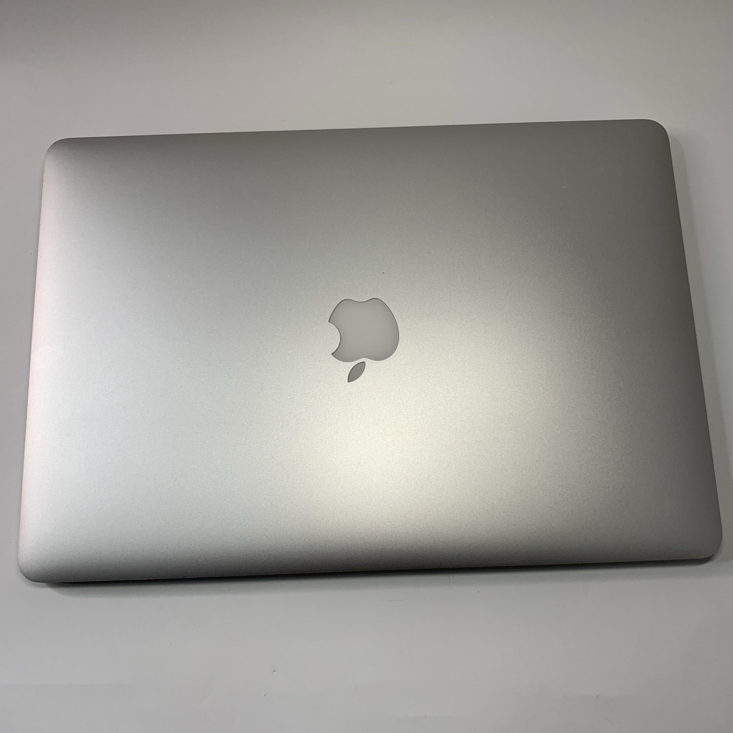 MacBook Pro Retina 15” inch, Mid 2015 2.8GHz i7 16GB 256GB Intel Iris Pro 1536MB
