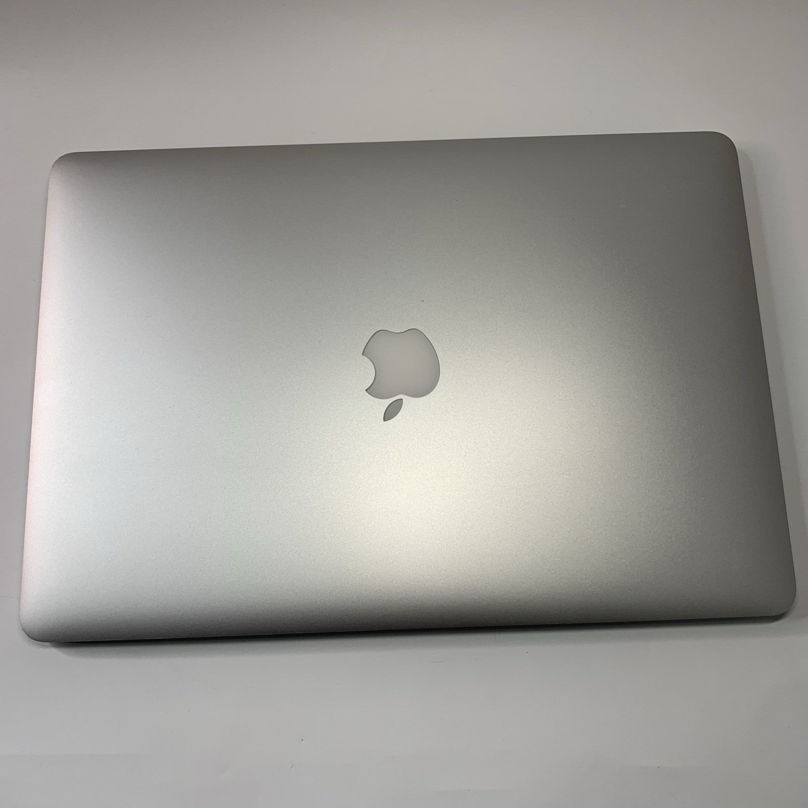 MacBook Pro Retina 15” inch, Mid 2015 2.8GHz i7 16GB 256GB Intel Iris Pro 1536MB