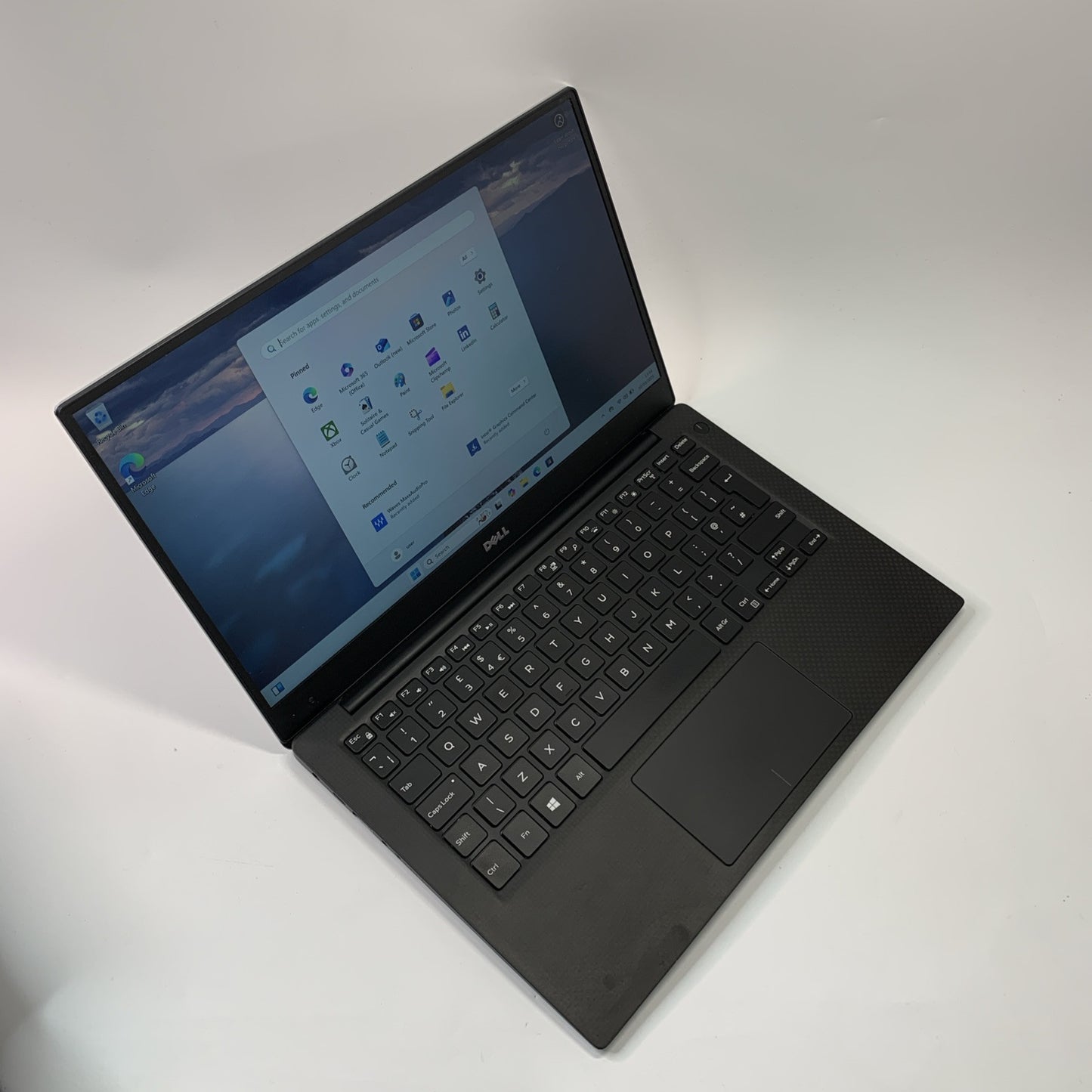 Dell XPS 13 9360 Core i7-7550U 8GB RAM 256GB SSD 13.3" FHD Windows 11