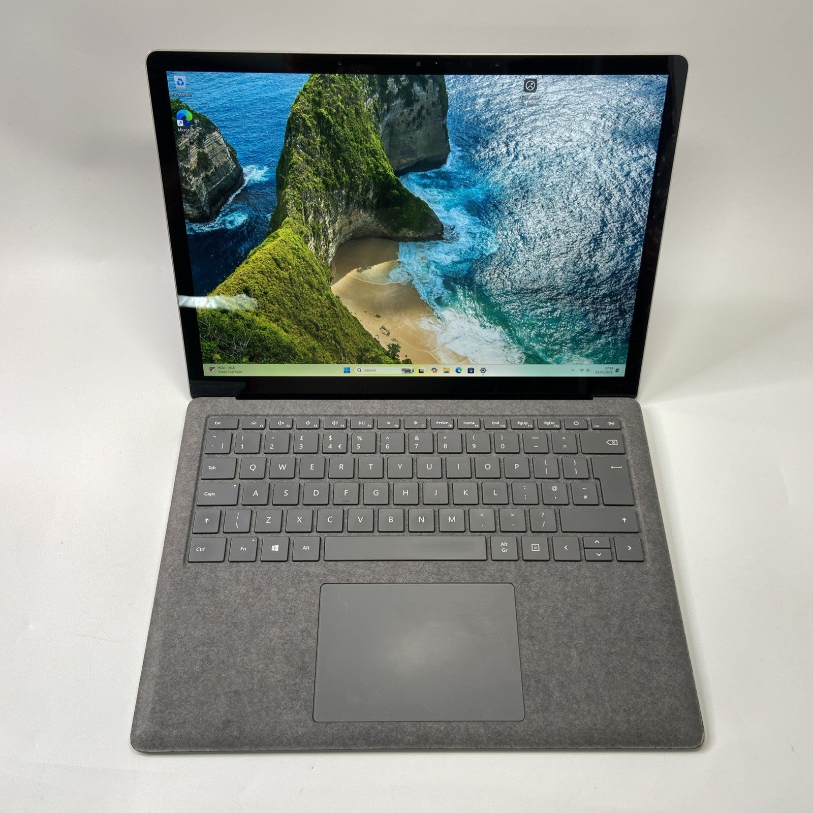 Microsoft Surface Laptop 3 1867 13” Core i5-1035G7 128GB SSD 8GB RAM Touchscreen