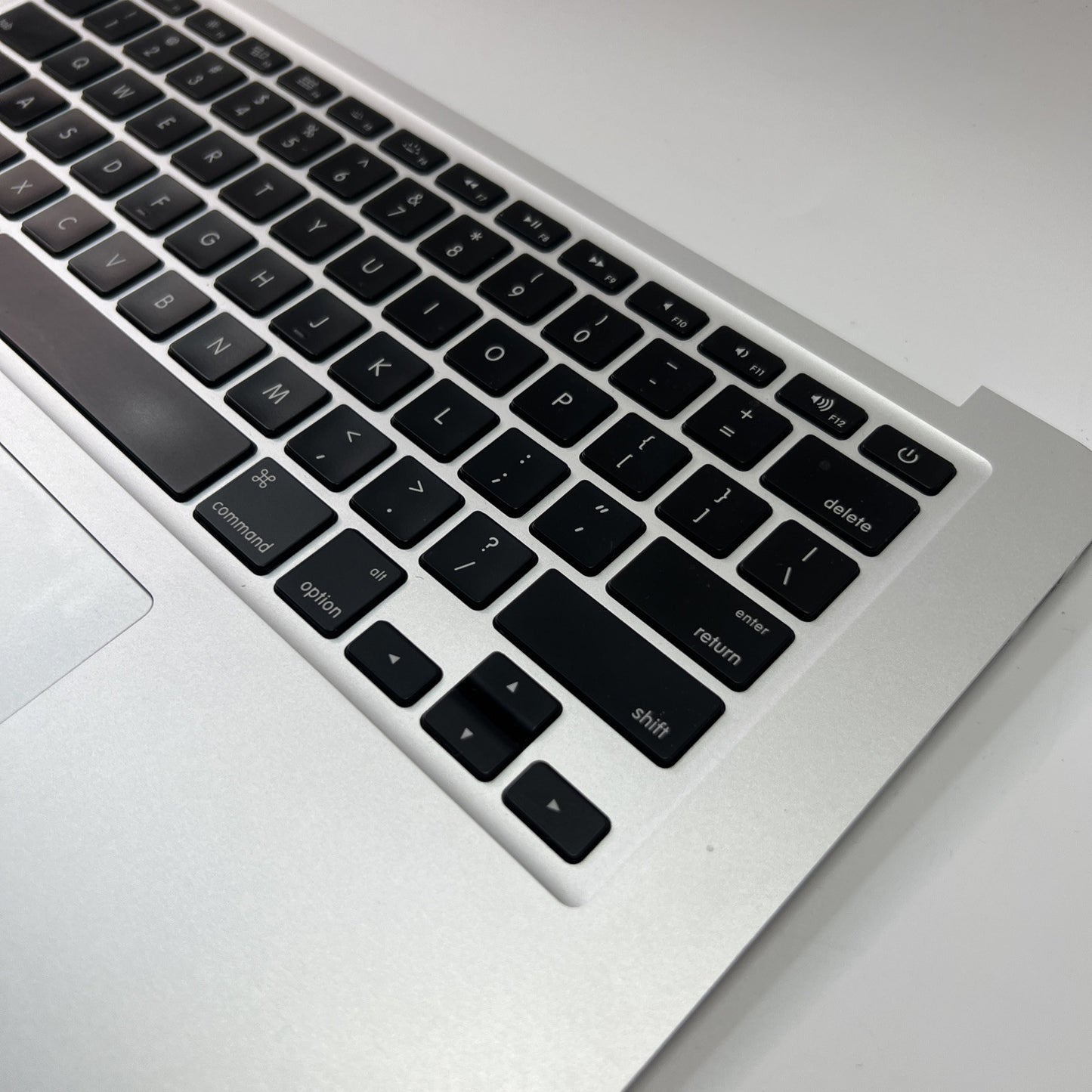 Macbook AIR 13” A1466 Mid 2012 UK Keyboard Palmrest Trackpad Assembly Silver