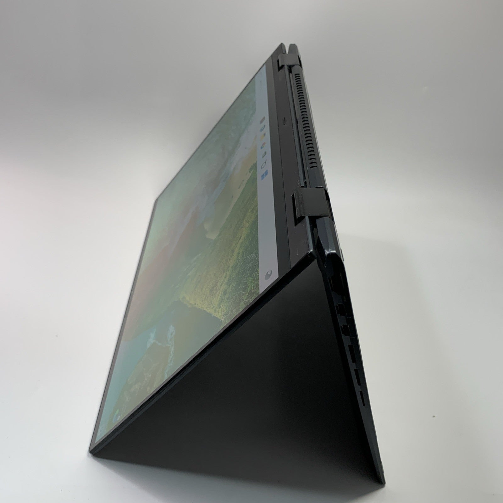 ASUS Zenbook UP5401ZA 14"  Flip OLED Touchscreen 2in1 i5-12500H 16GB 512GB SSD 