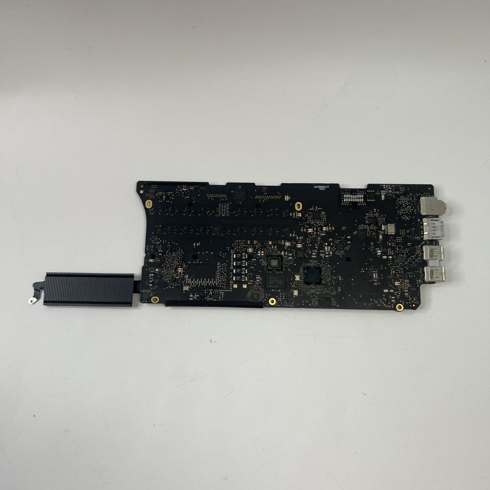 MacBook Pro A1502 Mid 2014 Logic Board i5 2.6GHz 820-3476-A 13.3