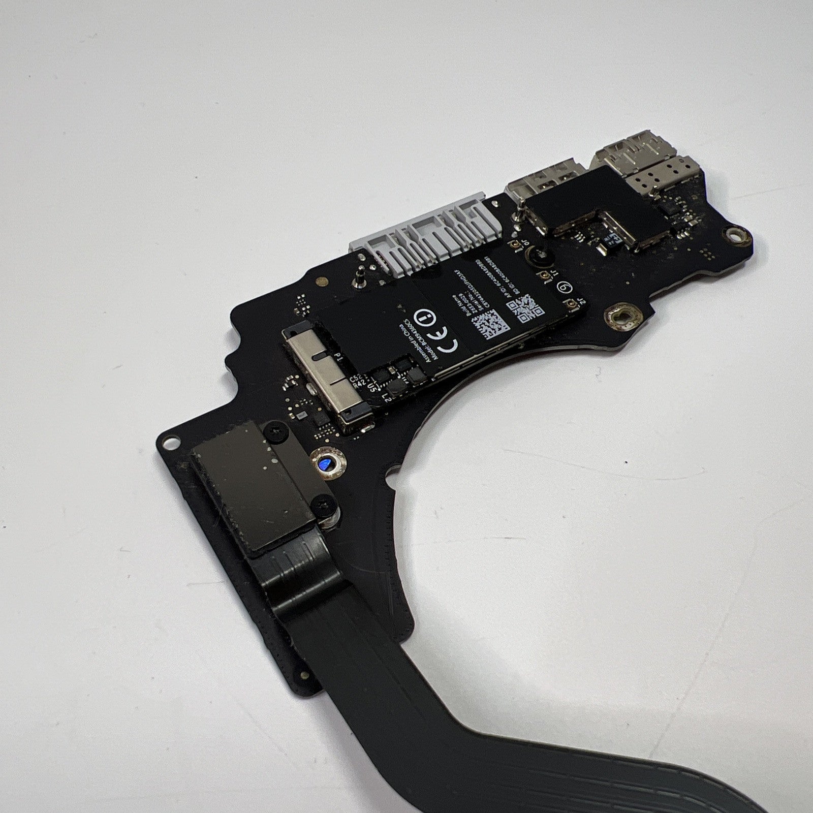 GENUINE APPLE MACBOOK PRO RETINA 13 A1502 2014 USB HDMI SD  I/O BOARD