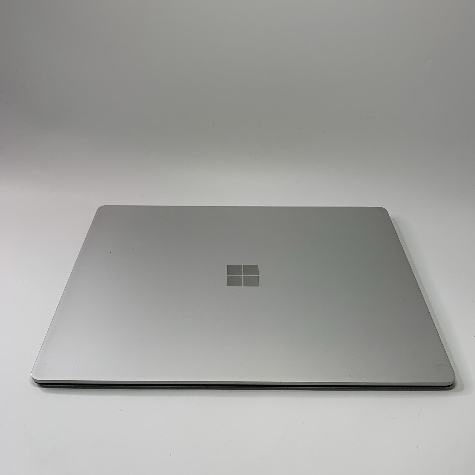 Microsoft Surface Laptop 13.5 inch 128GB Intel Core i5-7200U 4GB Touchscreen