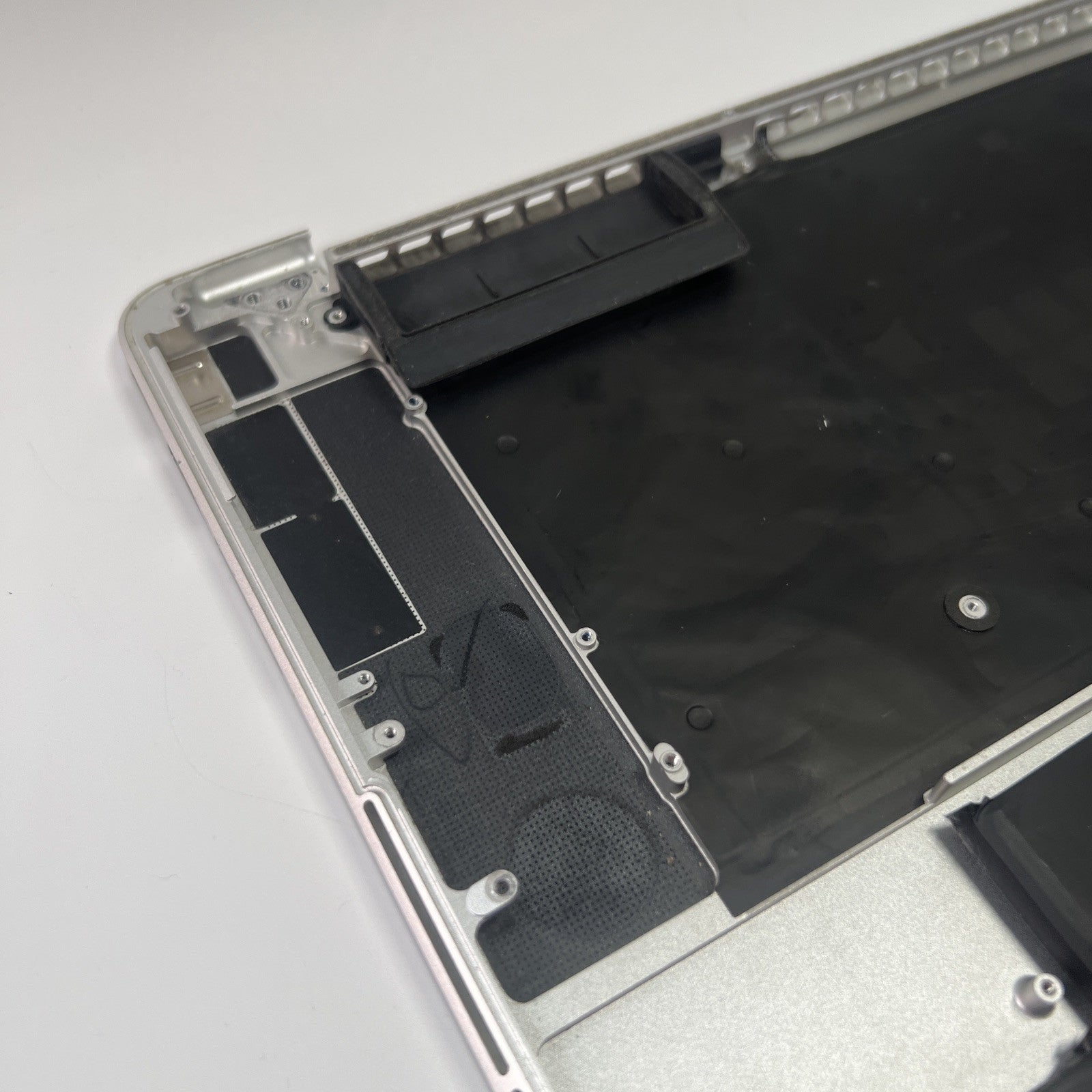 MacBook Pro A1398 15 Mid 2012 Palmrest UK Keyboard Battery Touchpad Silver