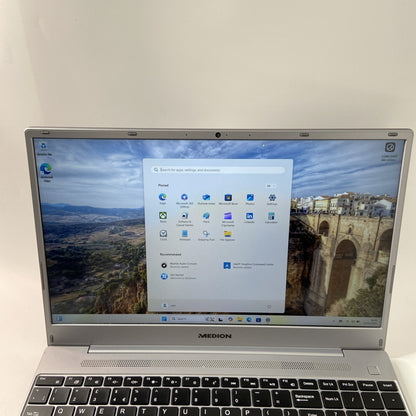 MEDION Akoya E15407 Intel Core i5-1035G1, 8GB RAM, 256GB SSD, 15.6-Inch, Win 11