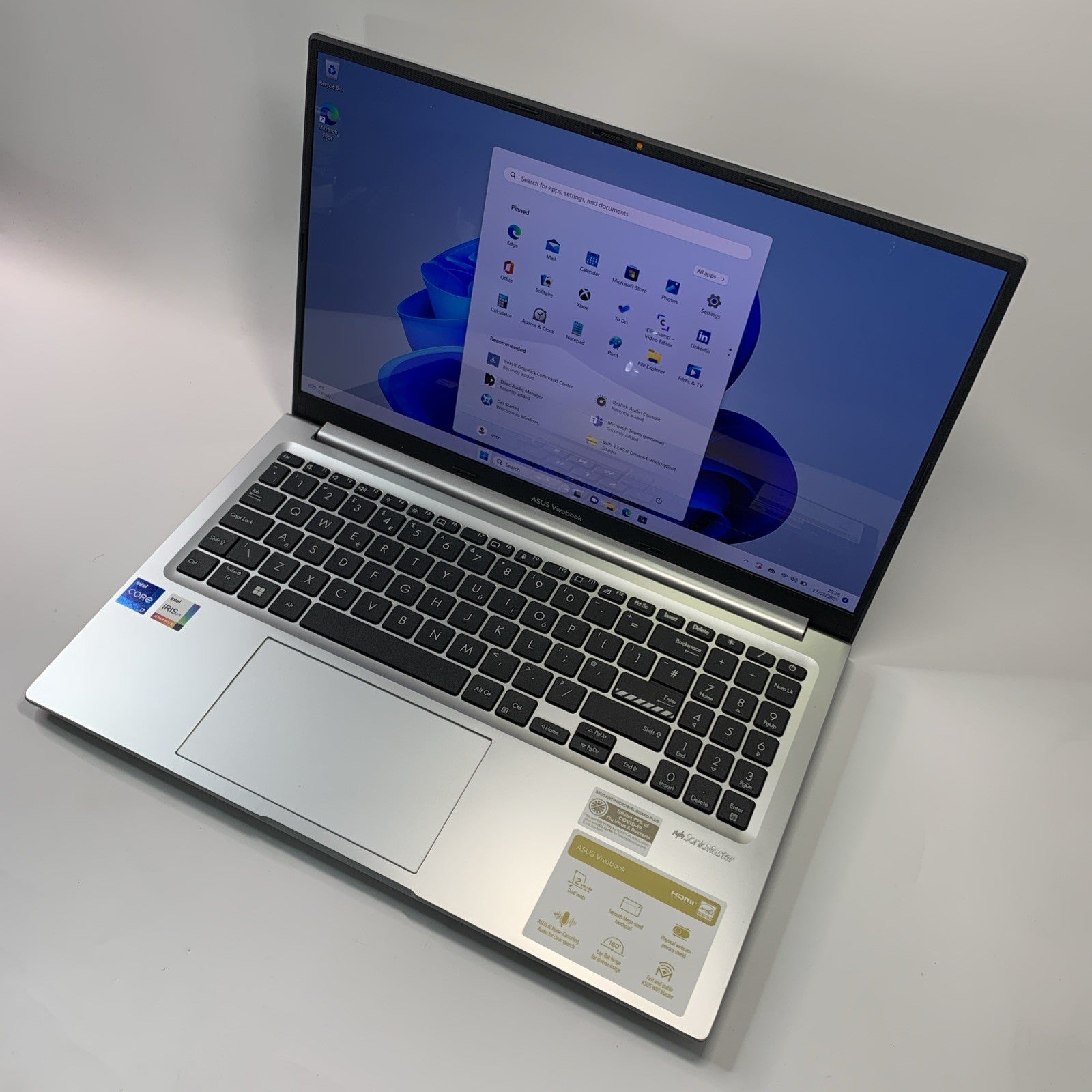 ASUS VivoBook X1504VA 15.6’’  OLED Core i7-1355U 16GB RAM 1TB SSD Win 11 Grade B