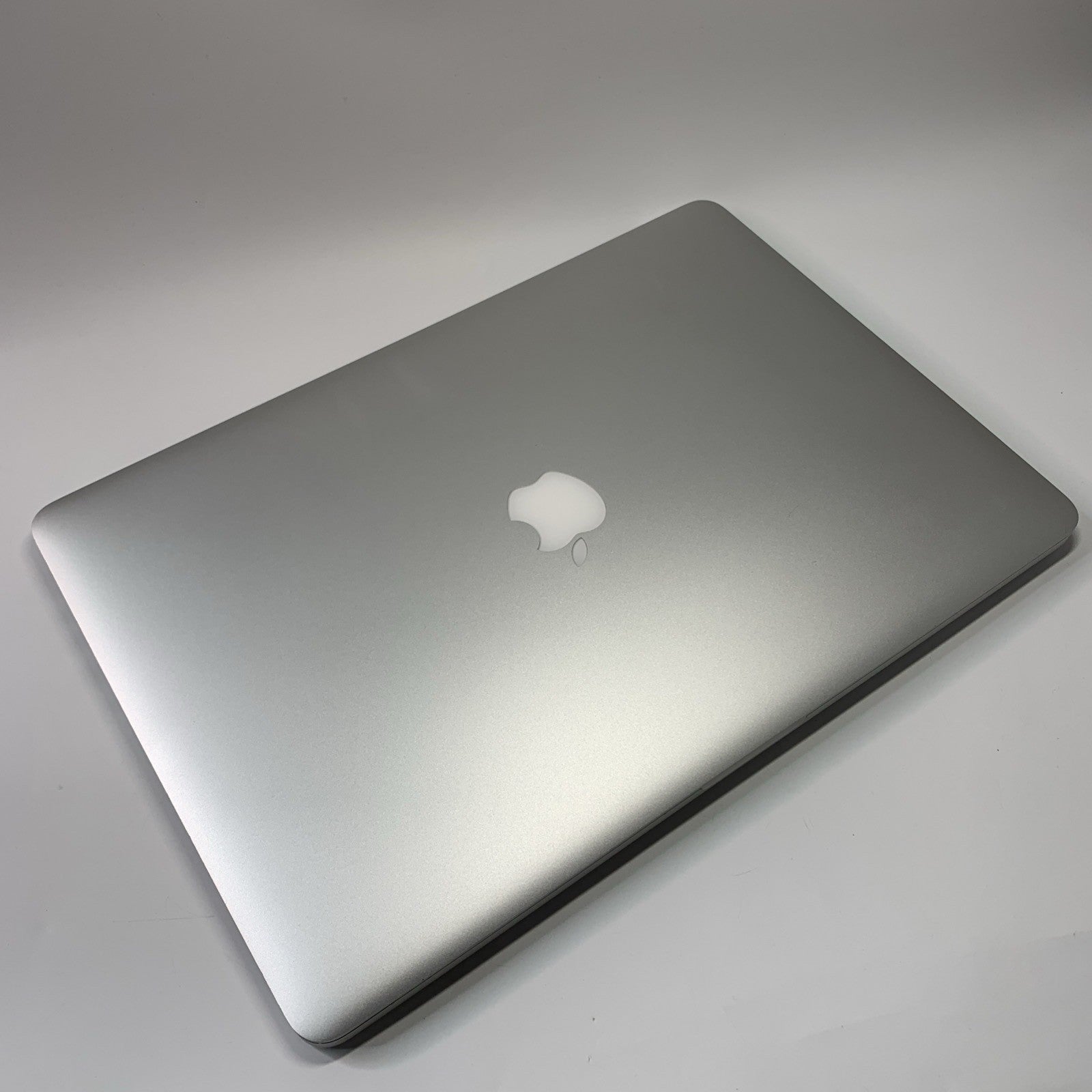MacBook Pro Retina 15” inch, Mid 2015 2.8GHz i7 16GB 256GB Intel Iris Pro 1536MB