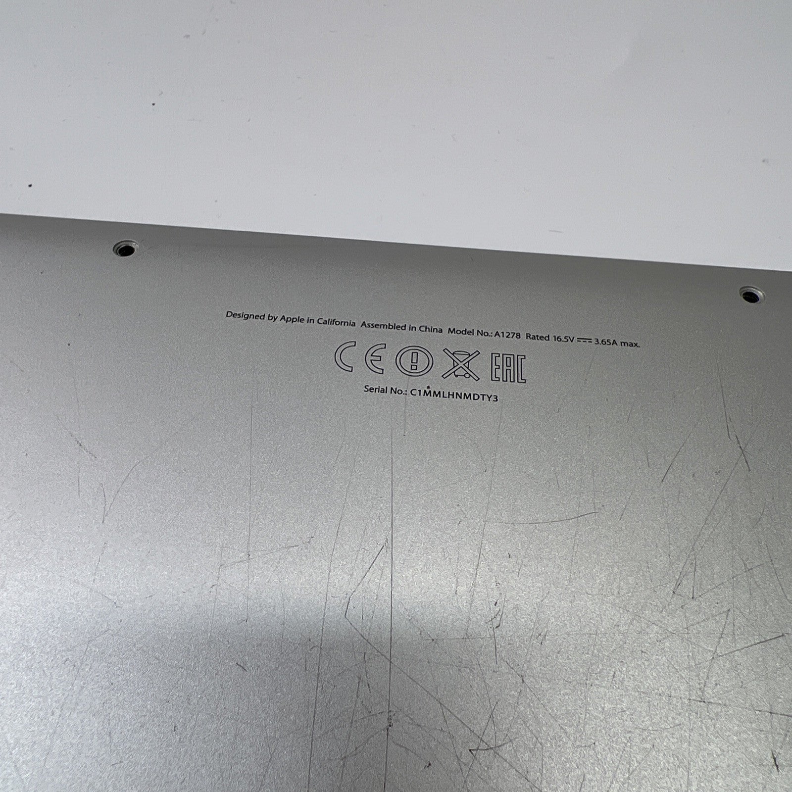 APPLE MACBOOK PRO A1278 13” MID 2010 2011 2012 BOTTOM CASE AND SCREWS (GRADE C)
