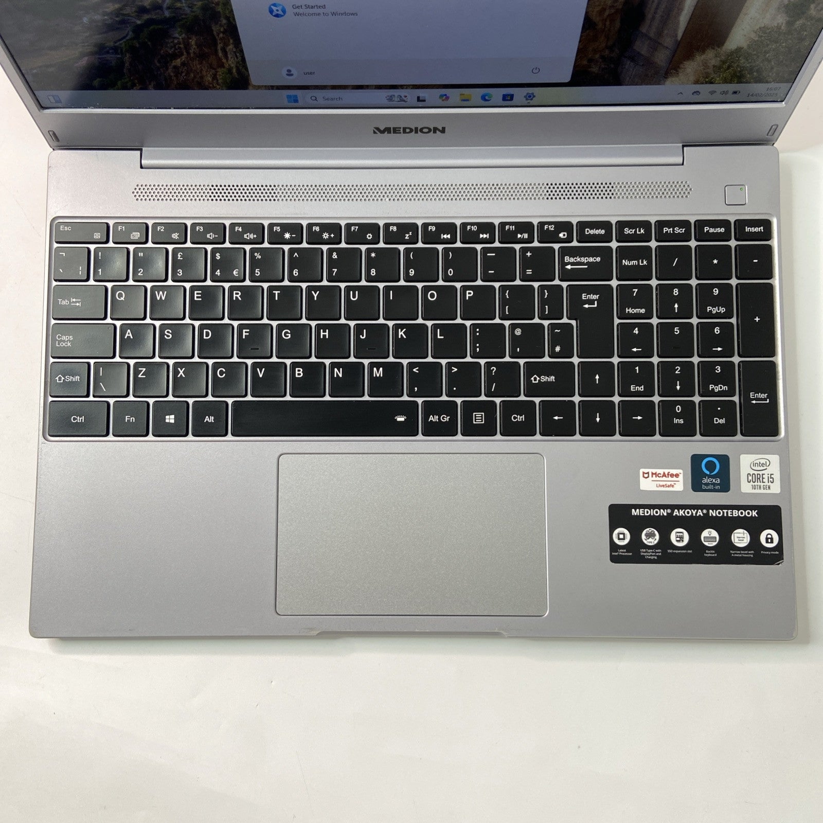 MEDION Akoya E15407 Intel Core i5-1035G1, 8GB RAM, 256GB SSD, 15.6-Inch, Win 11