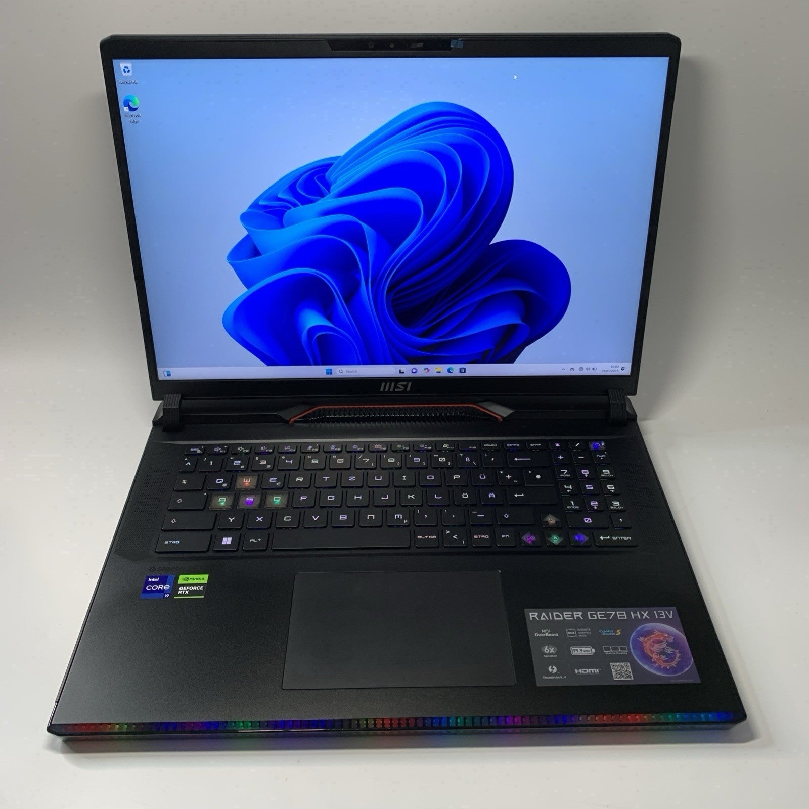 MSI Raider GE78HX 13VI-062UK 17" QHD+ Gaming Laptop i9-13950HX 64GB 2TB RTX4080