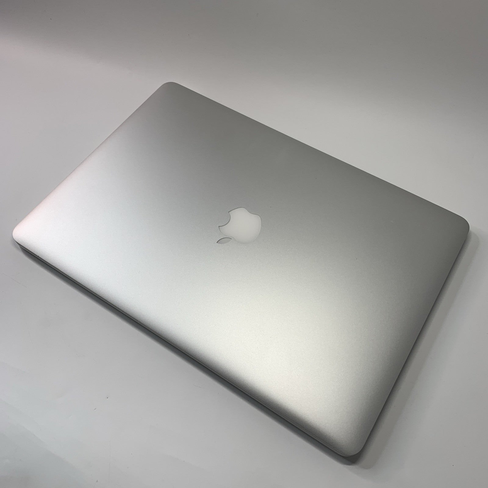 MacBook Pro Retina 15” inch, Mid 2014 2.8GHz i7 16GB 256GB Intel Iris Pro 1536MB