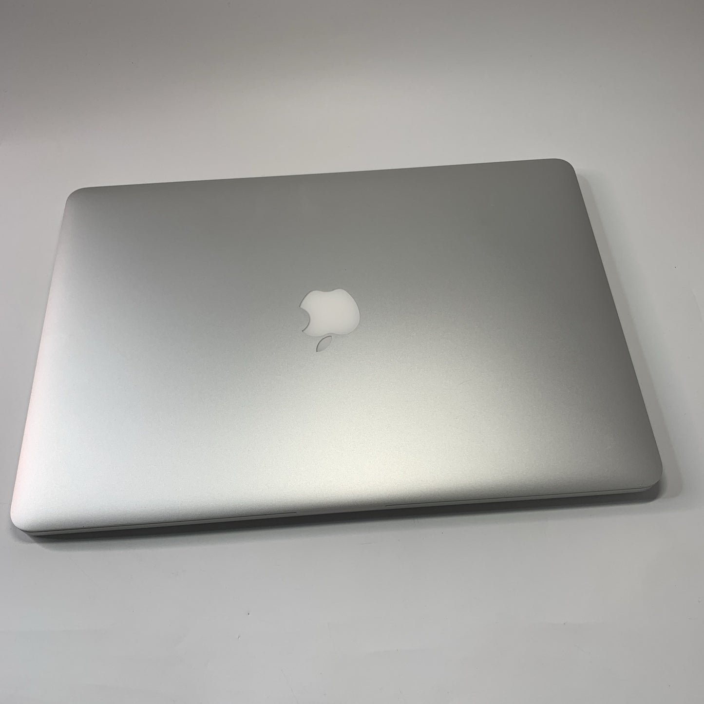 MacBook Pro Retina 15” inch, Mid 2014 2.8GHz i7 16GB 256GB Intel Iris Pro 1536MB